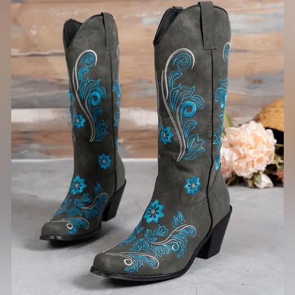 DEAL ALERT!!! Western Turquoise Embroidered Cowgirl Boots NEW in package - Picture 2 of 6